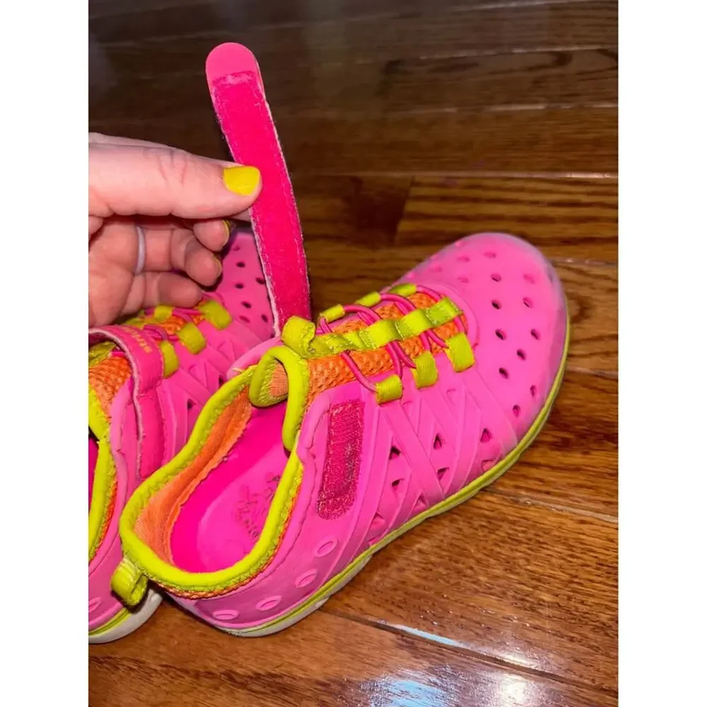 Stride Rite Girl’s 10 Pink Water Proof Sneakers Made 2 Play